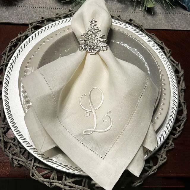 Monogrammed Handkerchief - Tovagliolo quadrato di lusso per tavolo
