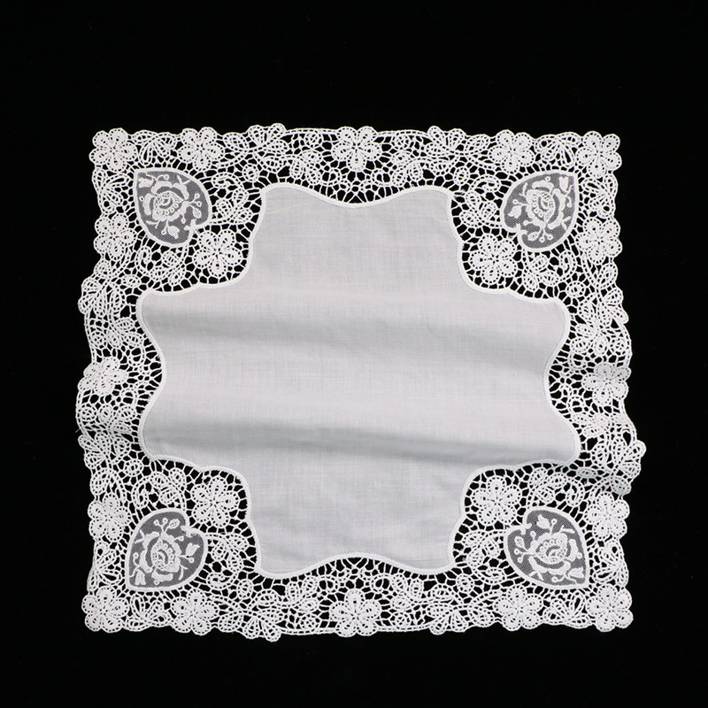 Monogrammed Handkerchief - D608 Fazzoletti in pizzo bianco di