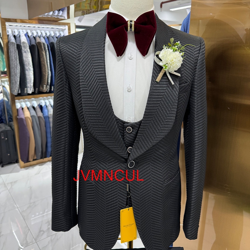 Completo da Uomo Moderno a 3 P - Men'S Formal Wear For Reception recensione e prezzo