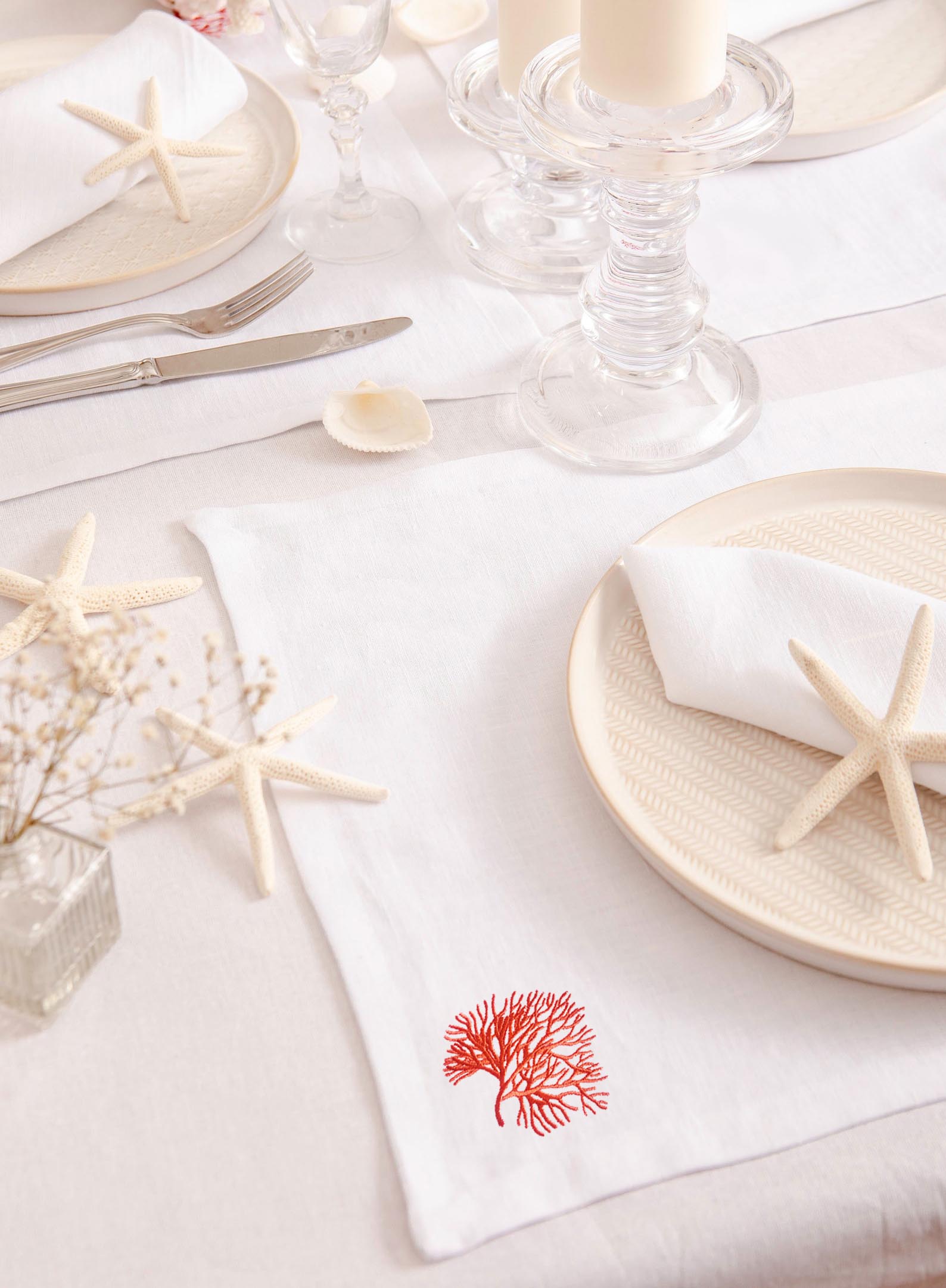 Tovaglioli ricamati con corall - Monogrammed Handkerchief recensione e prezzo